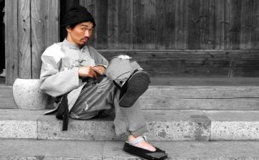 阿q正传读后感800字范文通用5篇(《阿Q正传》读后感：拙劣与伟大的交织，人性的深刻剖析》)