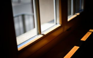 以窗和镜为主题的作文模板7篇