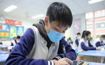 初中生感恩作文800字范文优质6篇(初中生感恩之心：800字优质作文集)