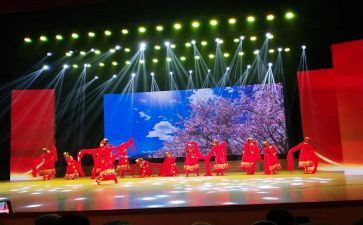 歌颂祖国演讲稿400字左右5篇(祖国之光：五篇歌颂演讲稿)