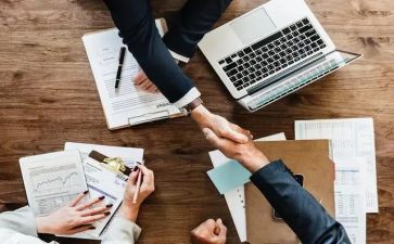 教育工作者个人先进事迹7篇(教育界先锋：7位杰出教育工作者)