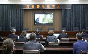 观看警示教育片心得体会最新5篇(《深刻反思：观警示教育片，我所得到的启示》)