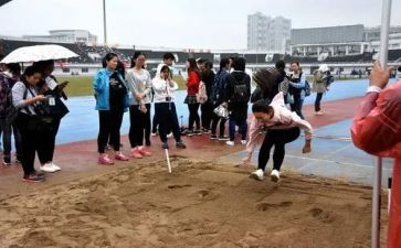 《立定跳远》教案模板5篇(《飞越极限》：5篇《立定跳远》教案模板助你突破！)