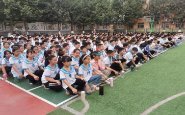 小学六年级励志演讲稿5篇(1. 小学六年级励志演讲：梦想的翅膀
2. 少年之志，六年磨一剑
3. 小学六年级演讲：坚持成就未来
4. 跃升巅峰：六年级励志演讲集
5. 小学生，伟大的初步梦想)