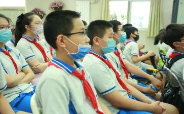 小学六年级语文《草原》教案精选5篇(《草原》：小学六年级语文教案精选，探索大自然的奇妙之旅)