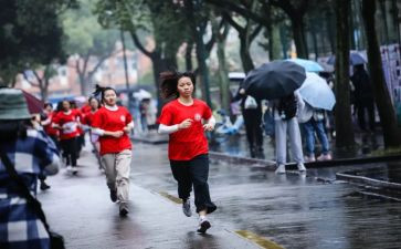 我在奔跑作文600字8篇(奔跑的脚步，追逐梦想)