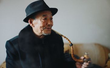 《外公是棵樱桃树》读后感推荐5篇(《樱桃树下的记忆：外公的故事》)