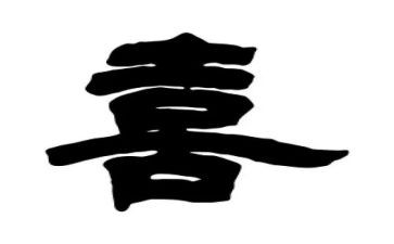 我喜欢足球作文300字精选参考5篇(足球狂热：300字精选，5篇作文，尽显我对足球的热爱)
