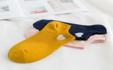 小班晒袜子教案8篇