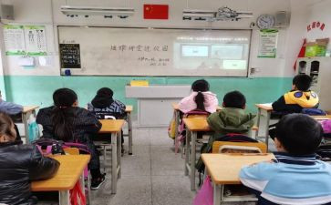 李佳琦直播哭着道歉：我会静下心来深刻反思(李佳琦深刻反思直播道歉，承诺静下心来)