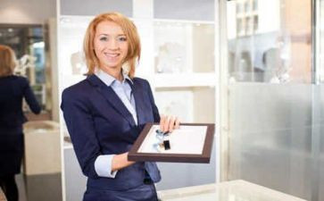 珠宝销售的月总结最新8篇